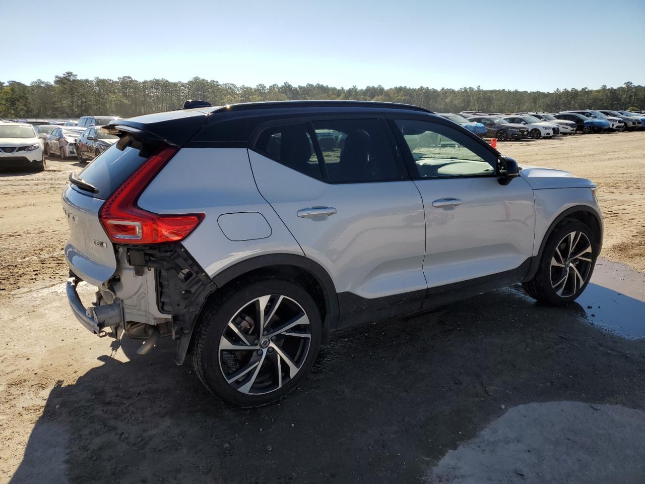 VOLVO XC40 T5 R-DESIGN