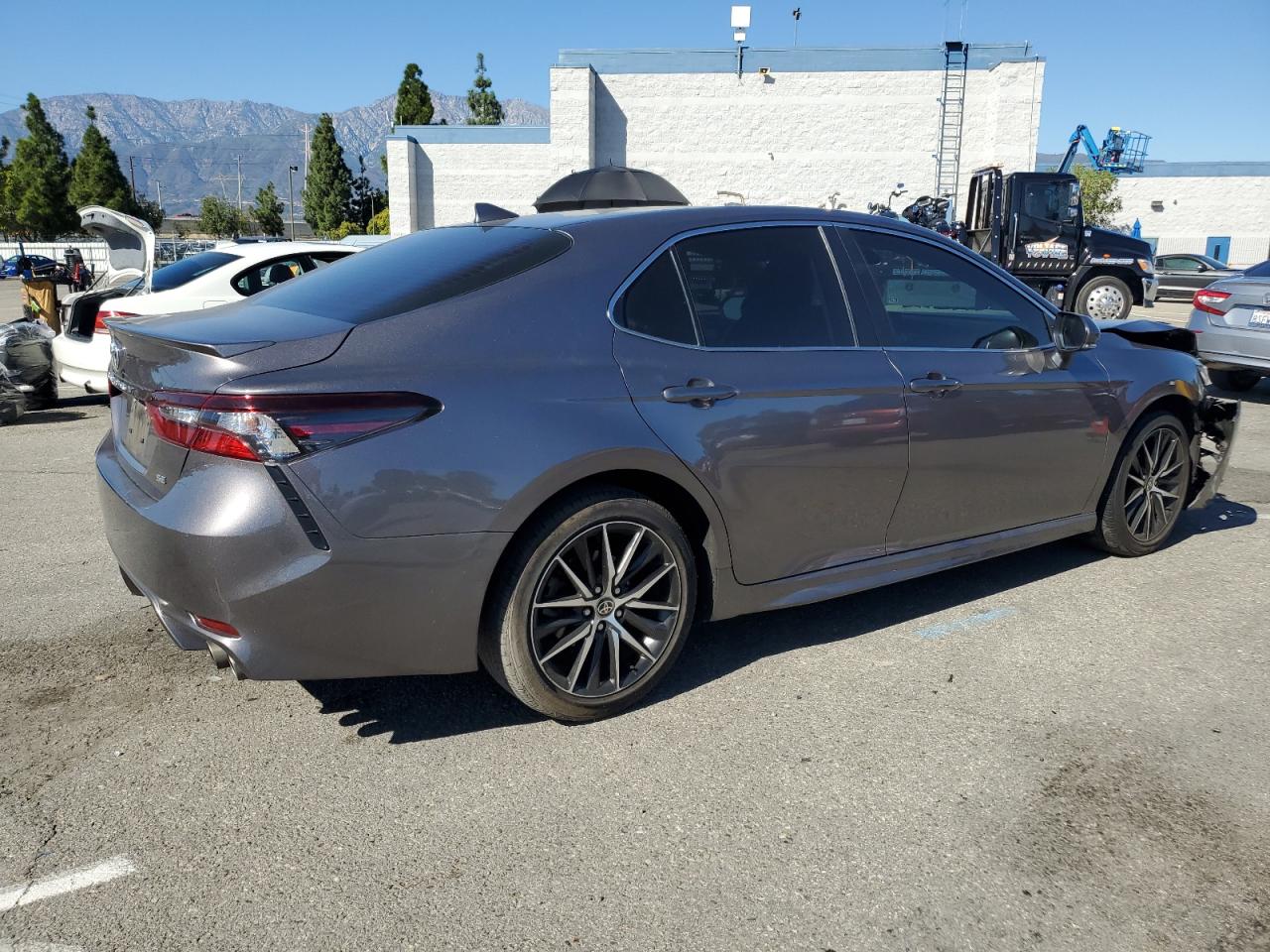 TOYOTA CAMRY SE NIGHT SHADE