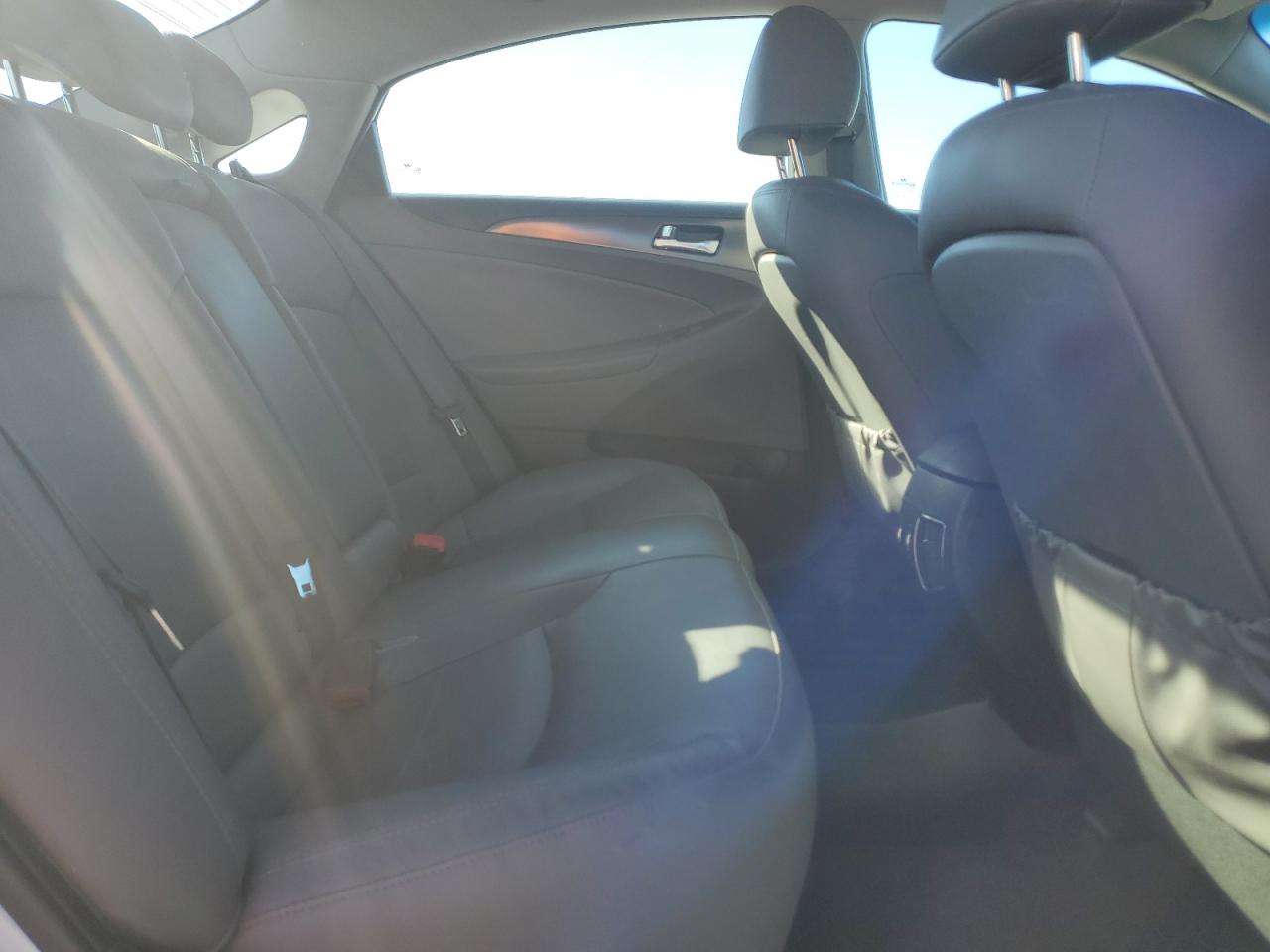 HYUNDAI SONATA HYBRID