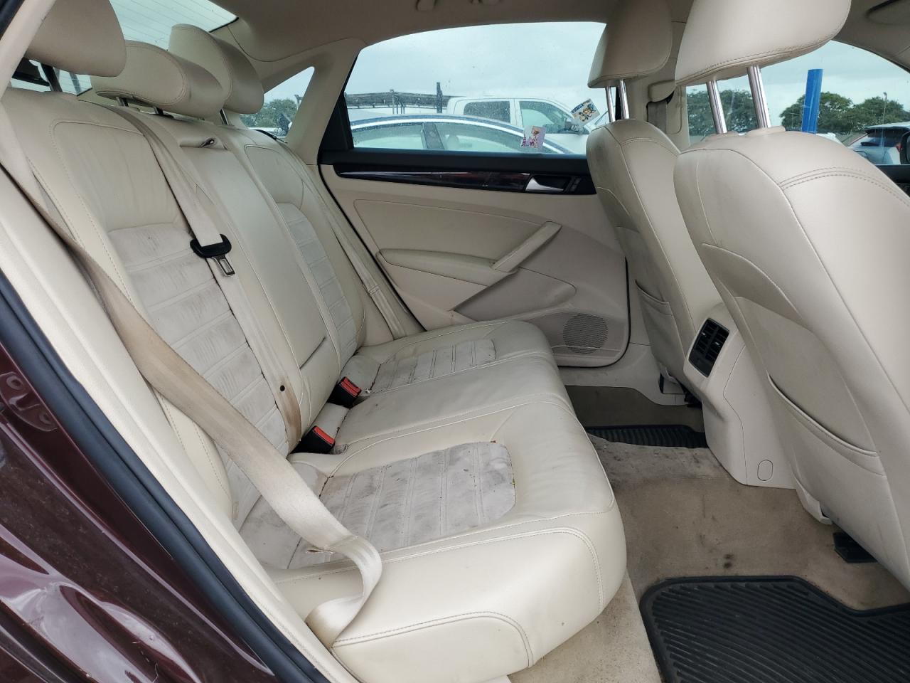 VOLKSWAGEN PASSAT SEL