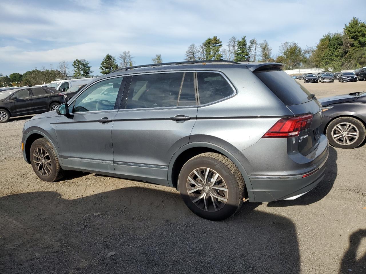 VOLKSWAGEN TIGUAN SE