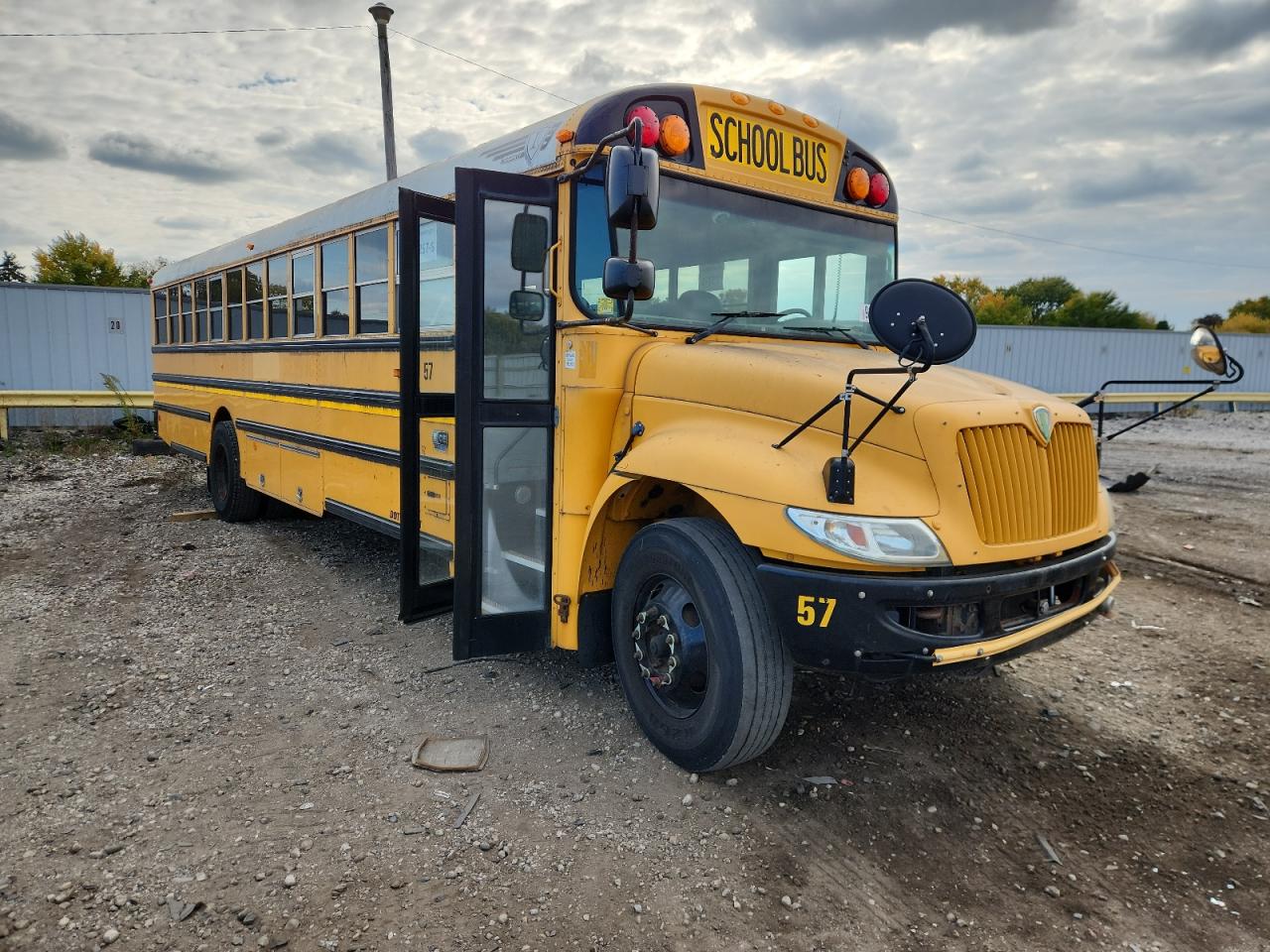 Lot #3285832950 2014 IC CORPORATION 3000 CE