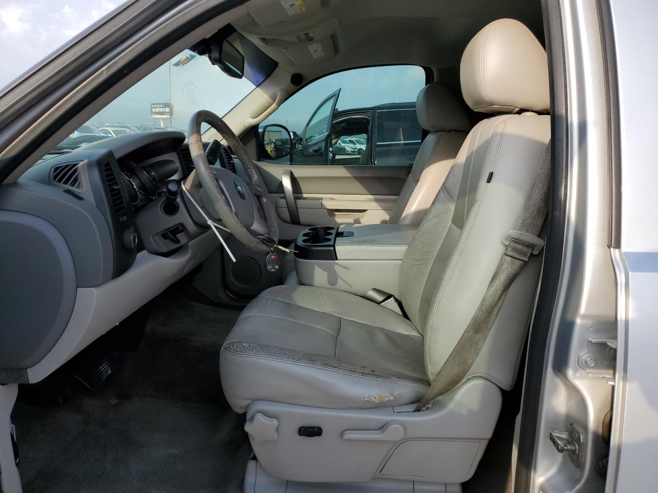 CHEVROLET SILVERADO C1500 LT