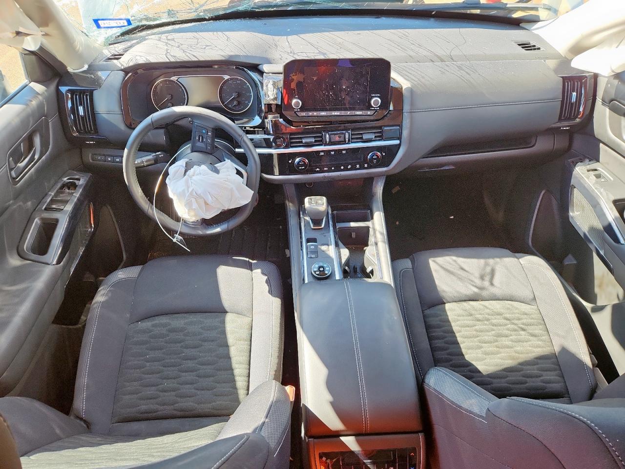 NISSAN PATHFINDER SV