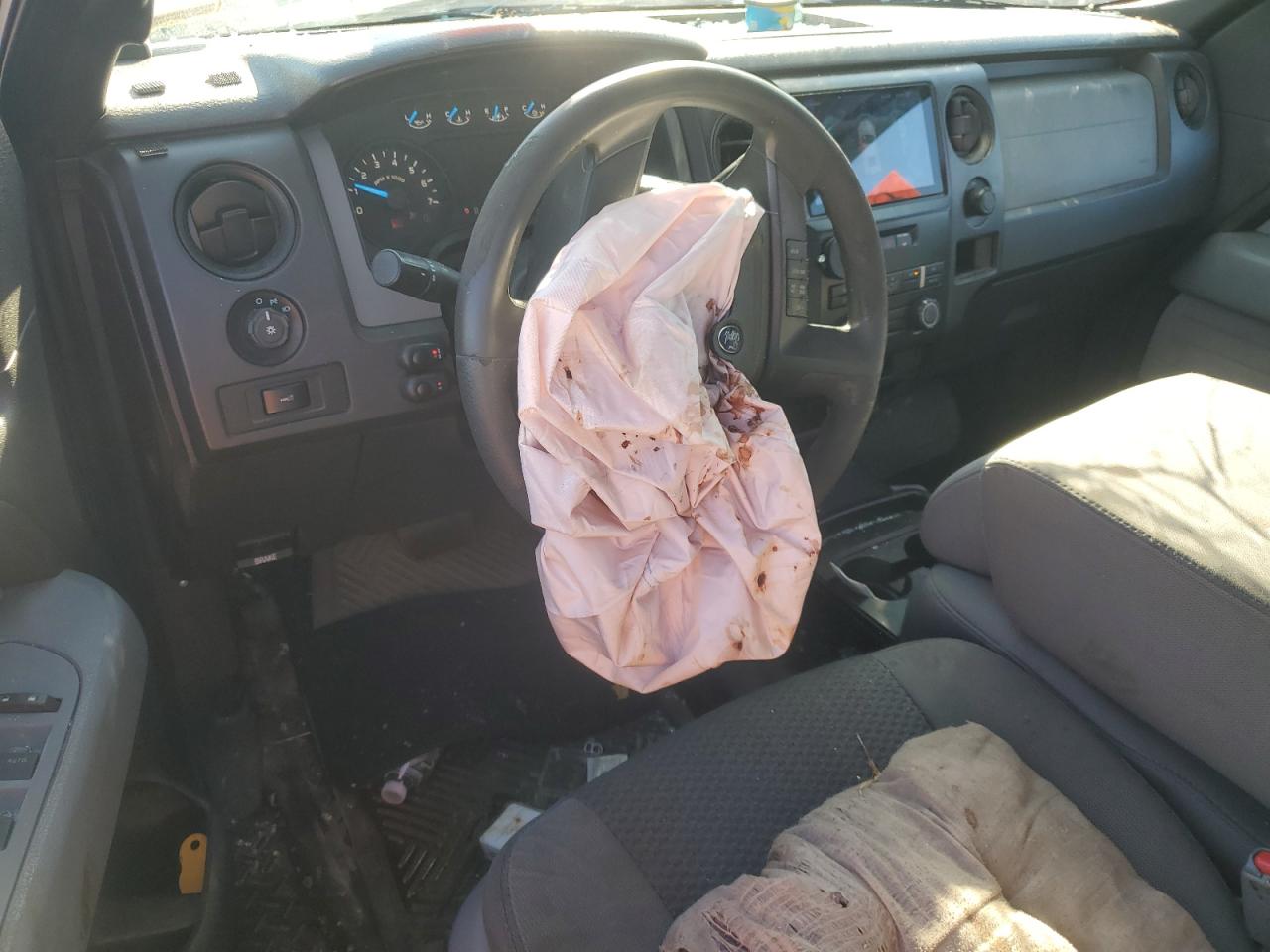 FORD F-150 SUPER CAB