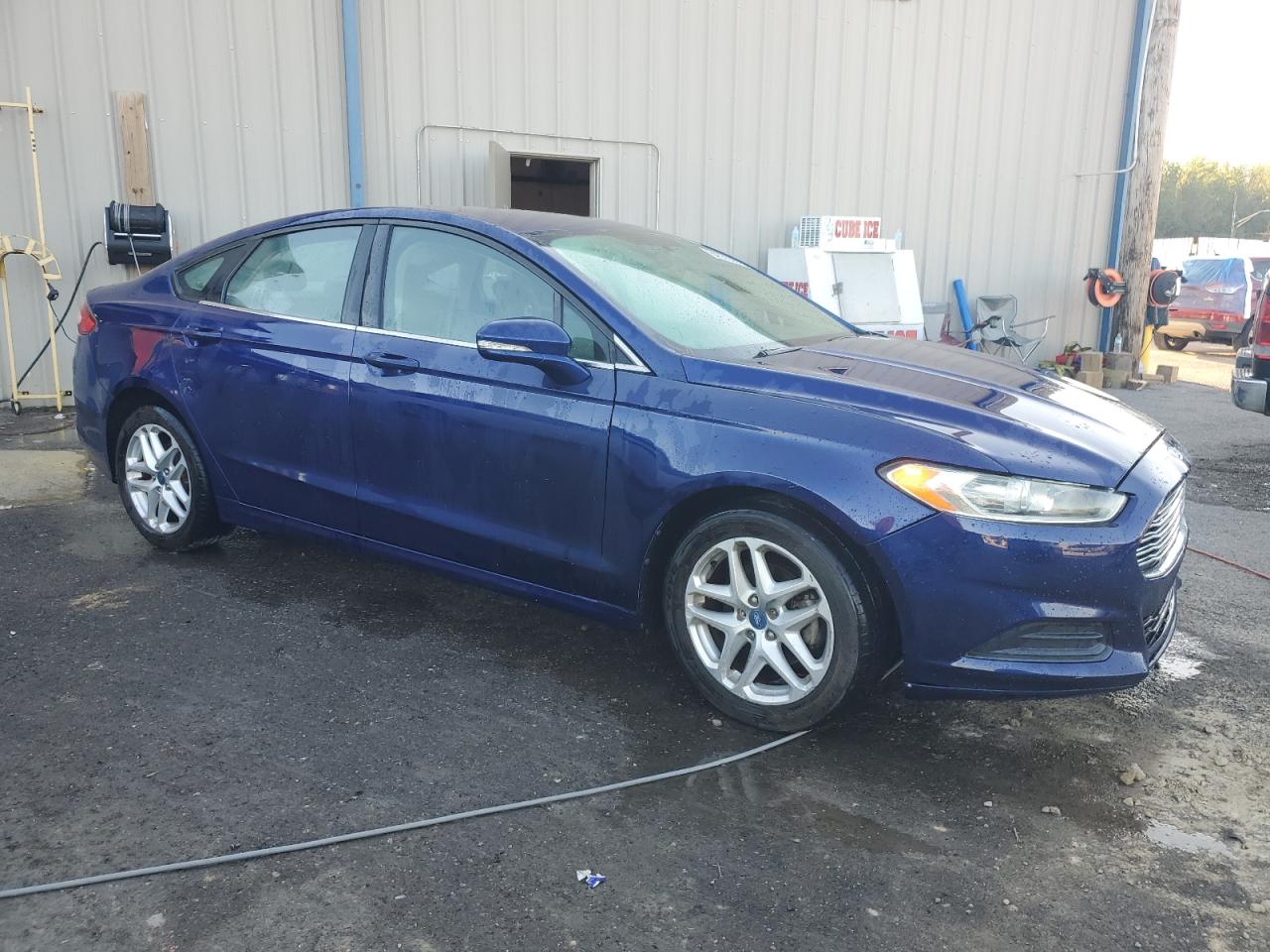 FORD FUSION SE