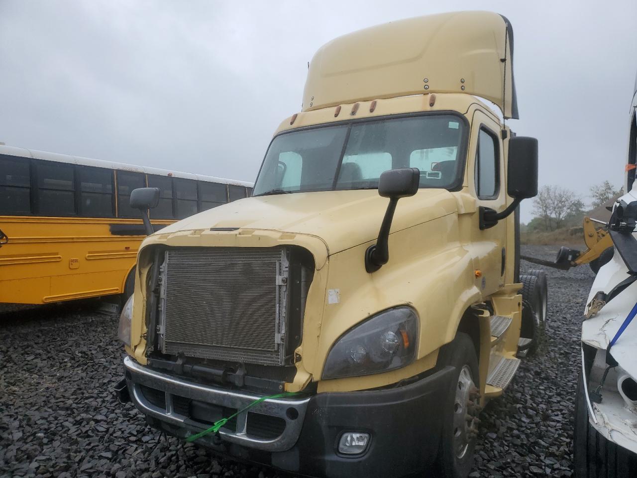 Lot #3266693371 2016 FREIGHTLINER CASCADIA 1