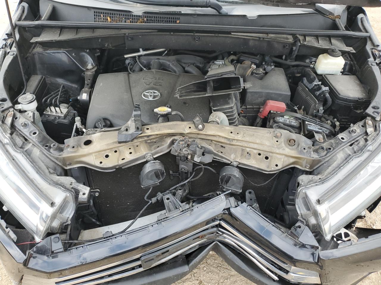 TOYOTA HIGHLANDER LIMITED