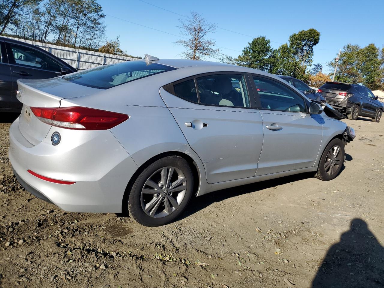 HYUNDAI ELANTRA SE