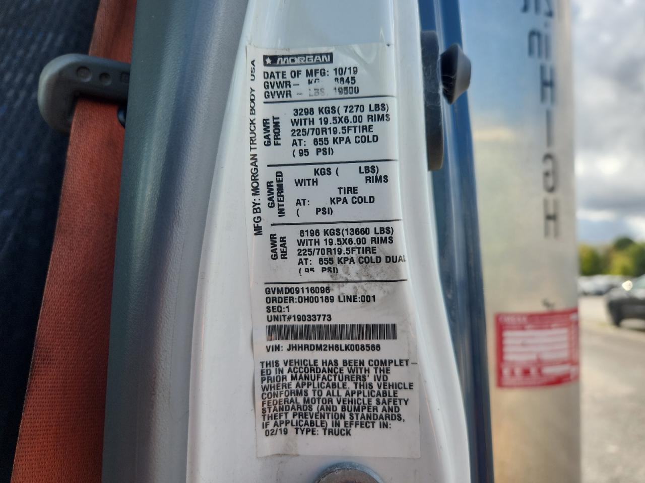 Lot #3262058096 2020 HINO 195