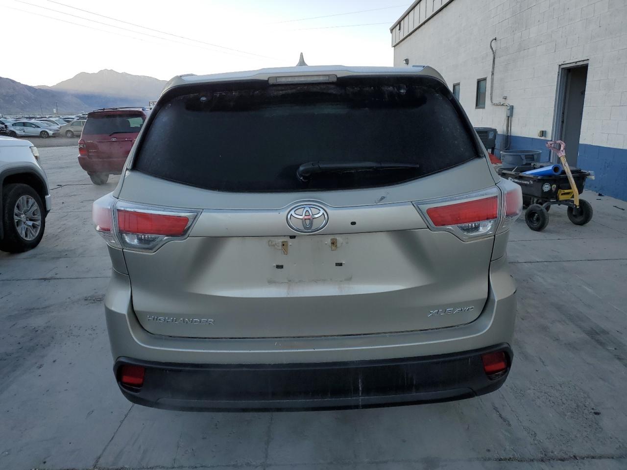 TOYOTA HIGHLANDER XLE
