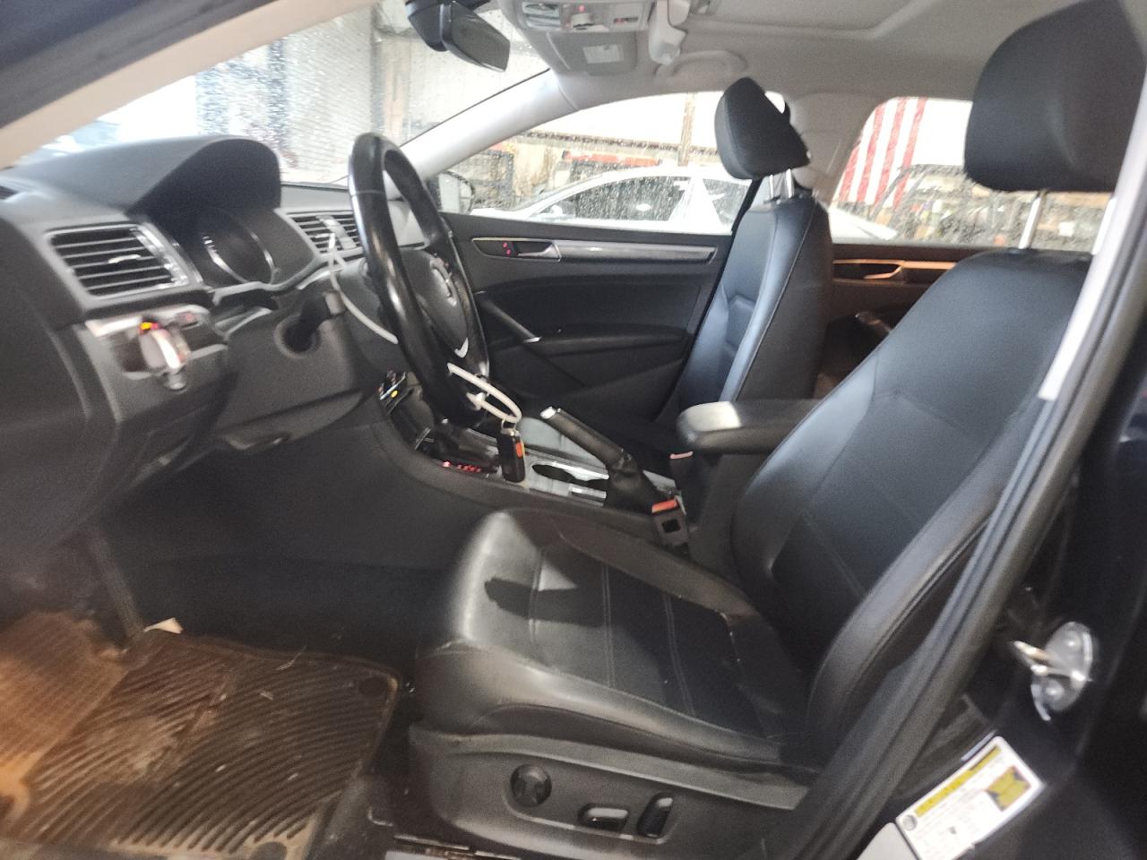 VOLKSWAGEN PASSAT SE