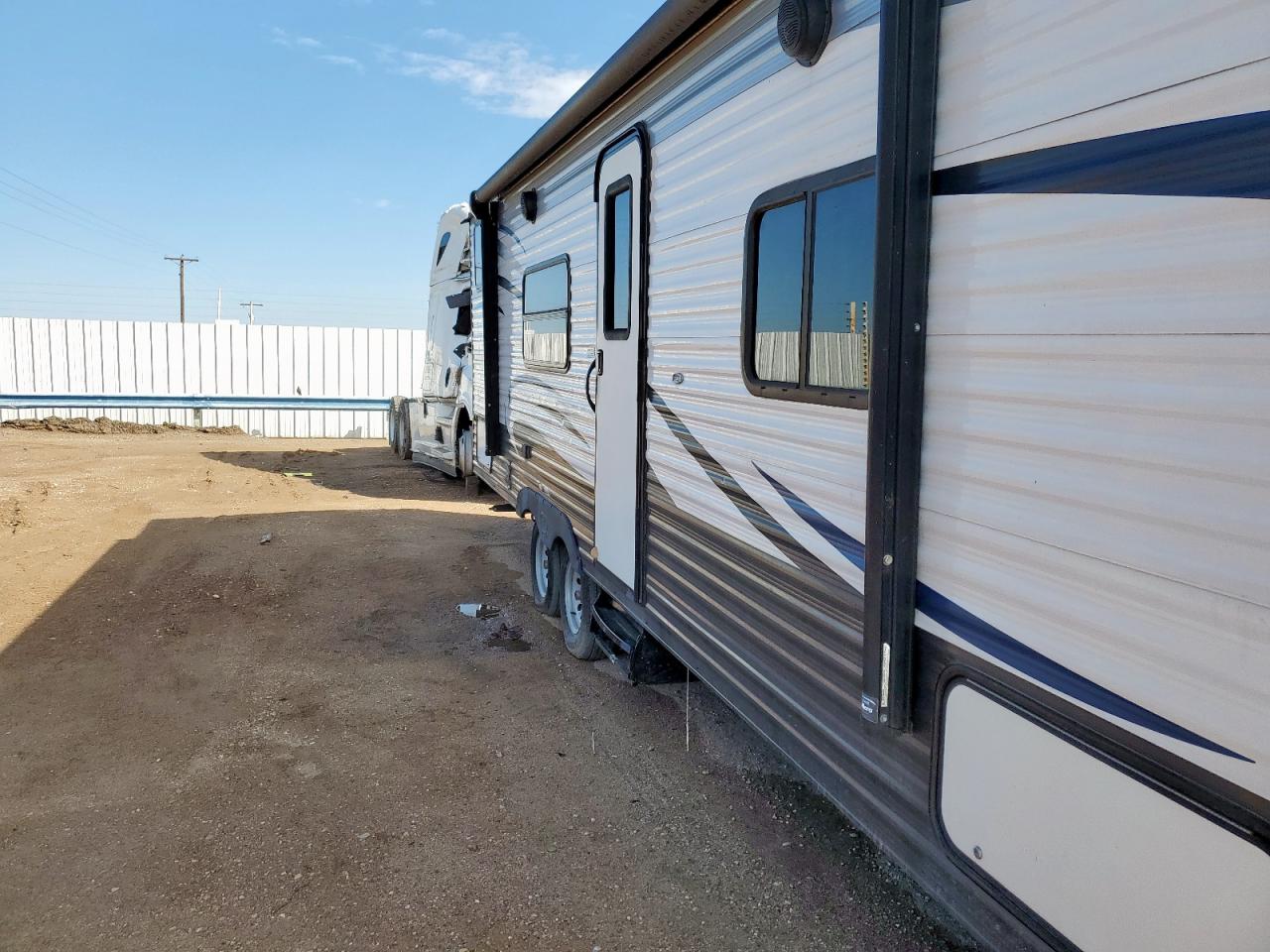 Lot #3290421804 2017 KEYSTONE SUMMERLAND