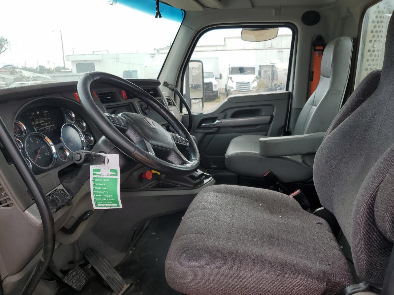 Lot #3278905102 2016 KENWORTH CONSTRUCTI