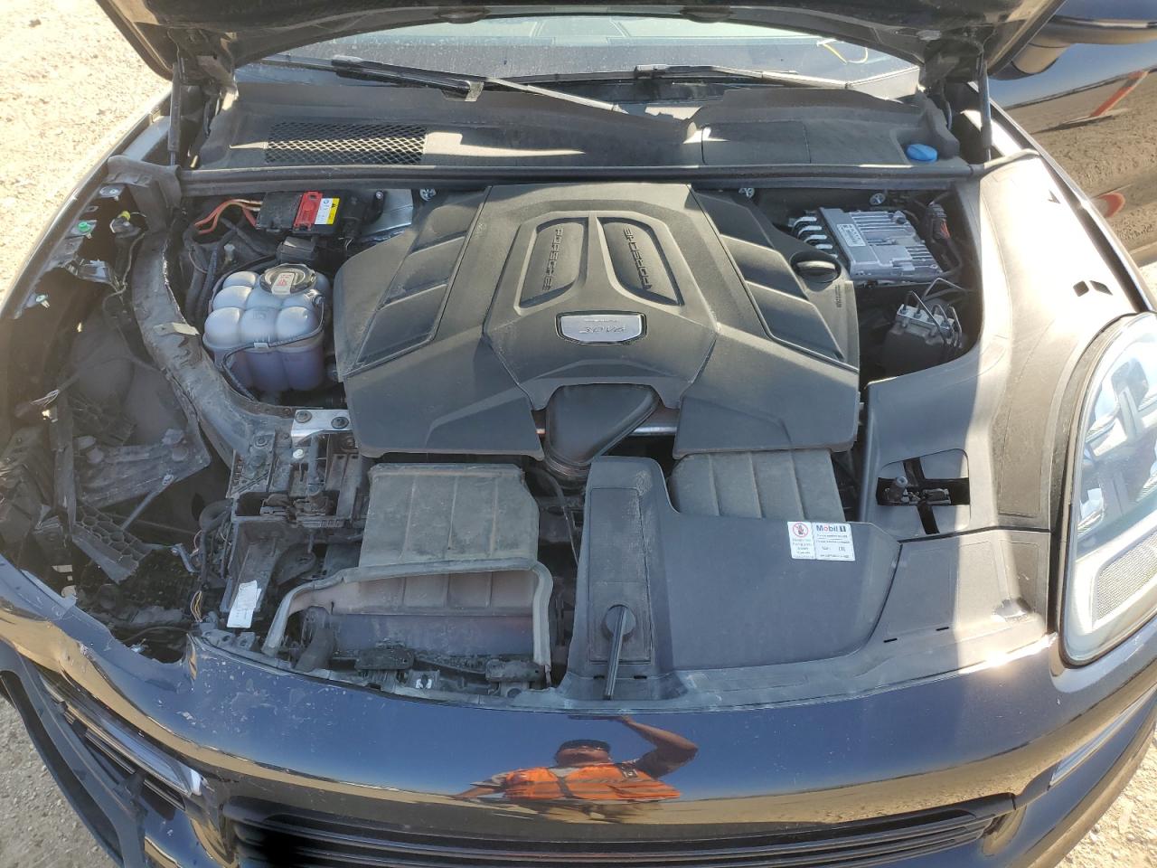 PORSCHE CAYENNE COUPE