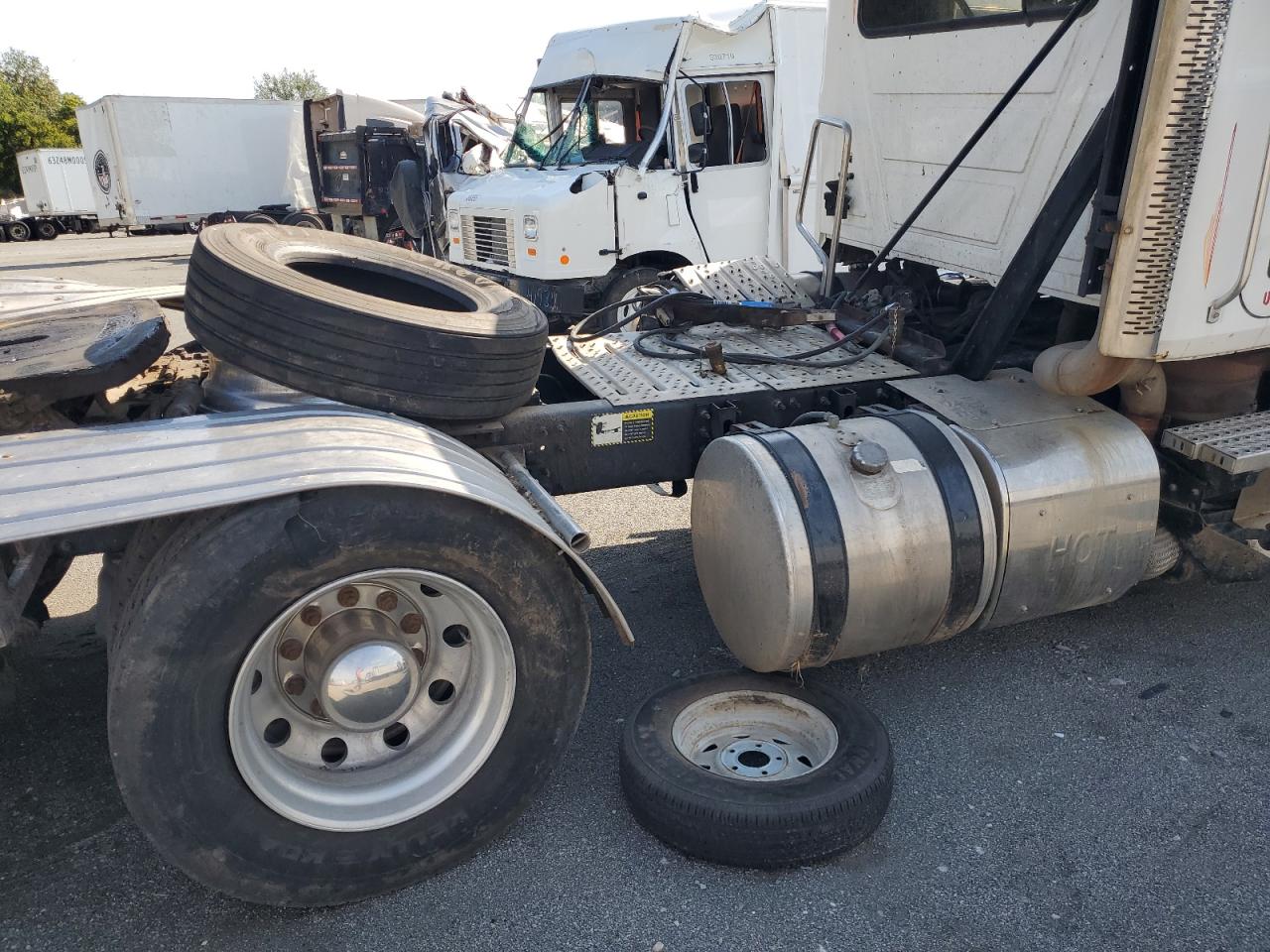 Lot #3286761310 2012 MACK 600 CHU600