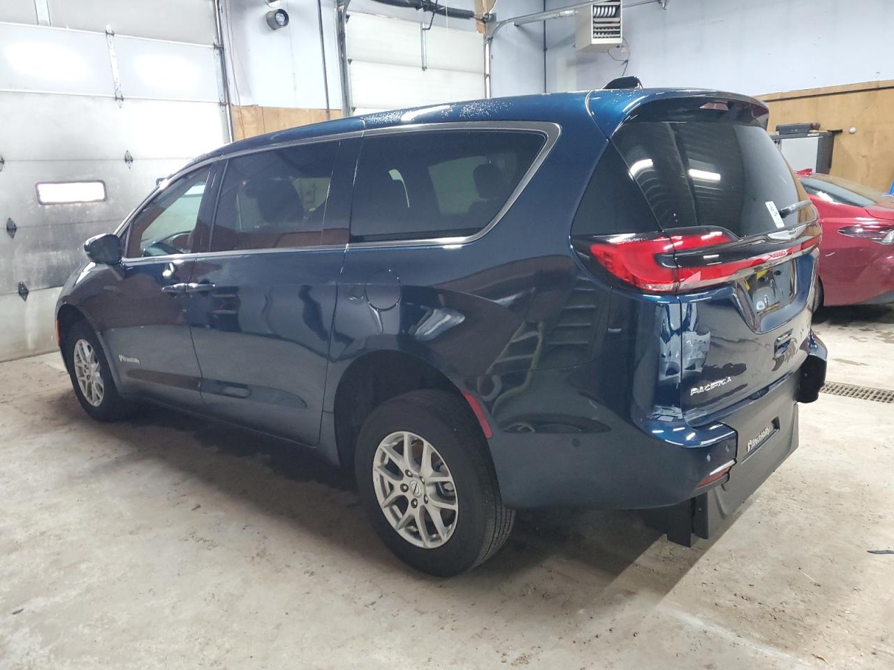 CHRYSLER PACIFICA SELECT