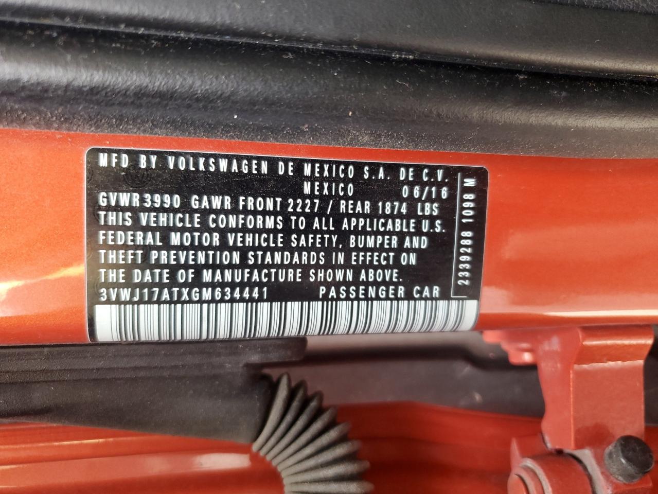 VOLKSWAGEN BEETLE SE