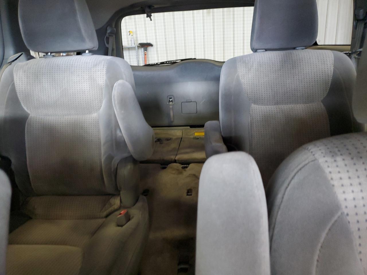 Lot #3287601008 2010 TOYOTA SIENNA CE