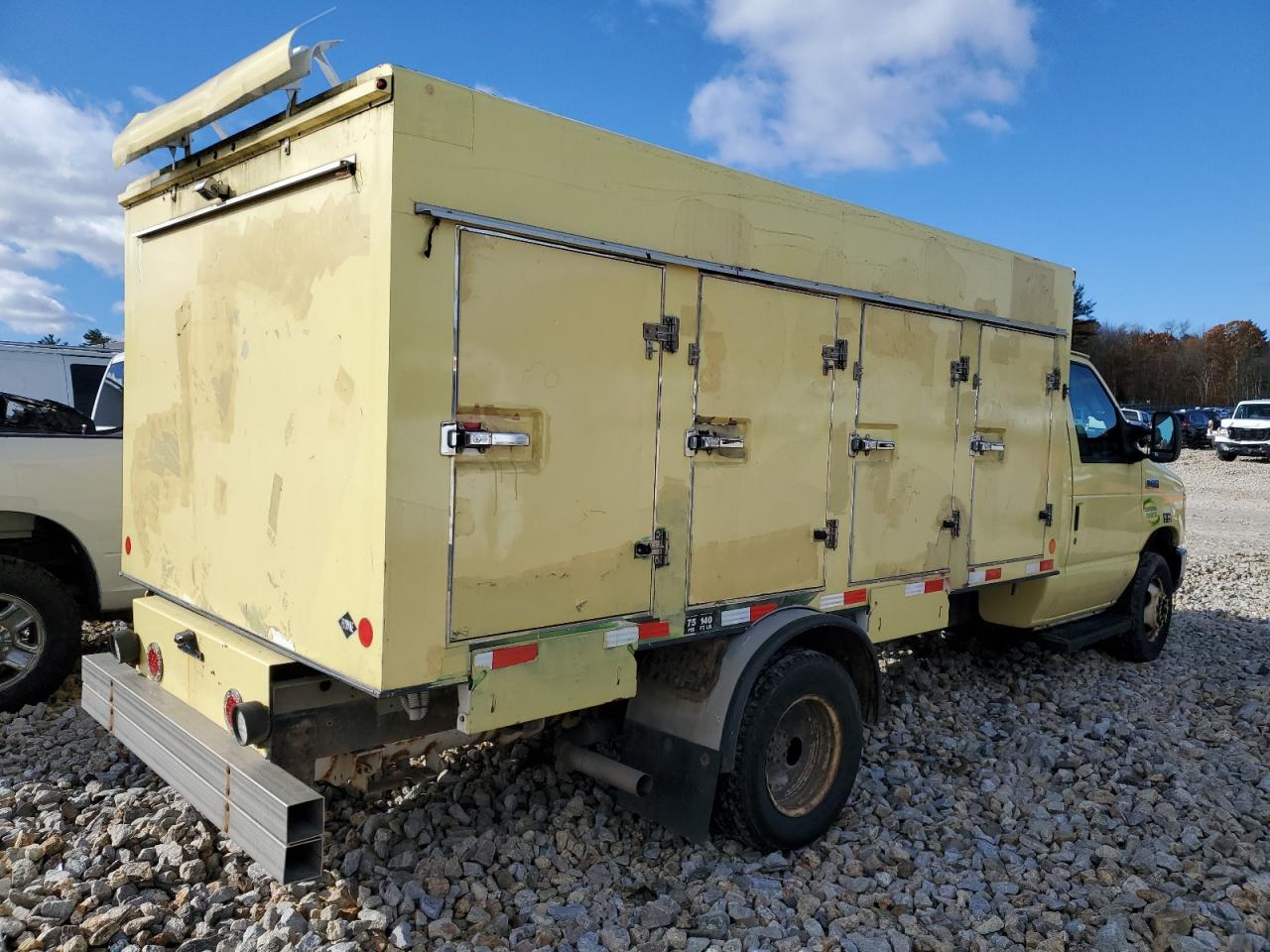 FORD ECONOLINE E450 SUPER DUTY CUTAWAY VAN