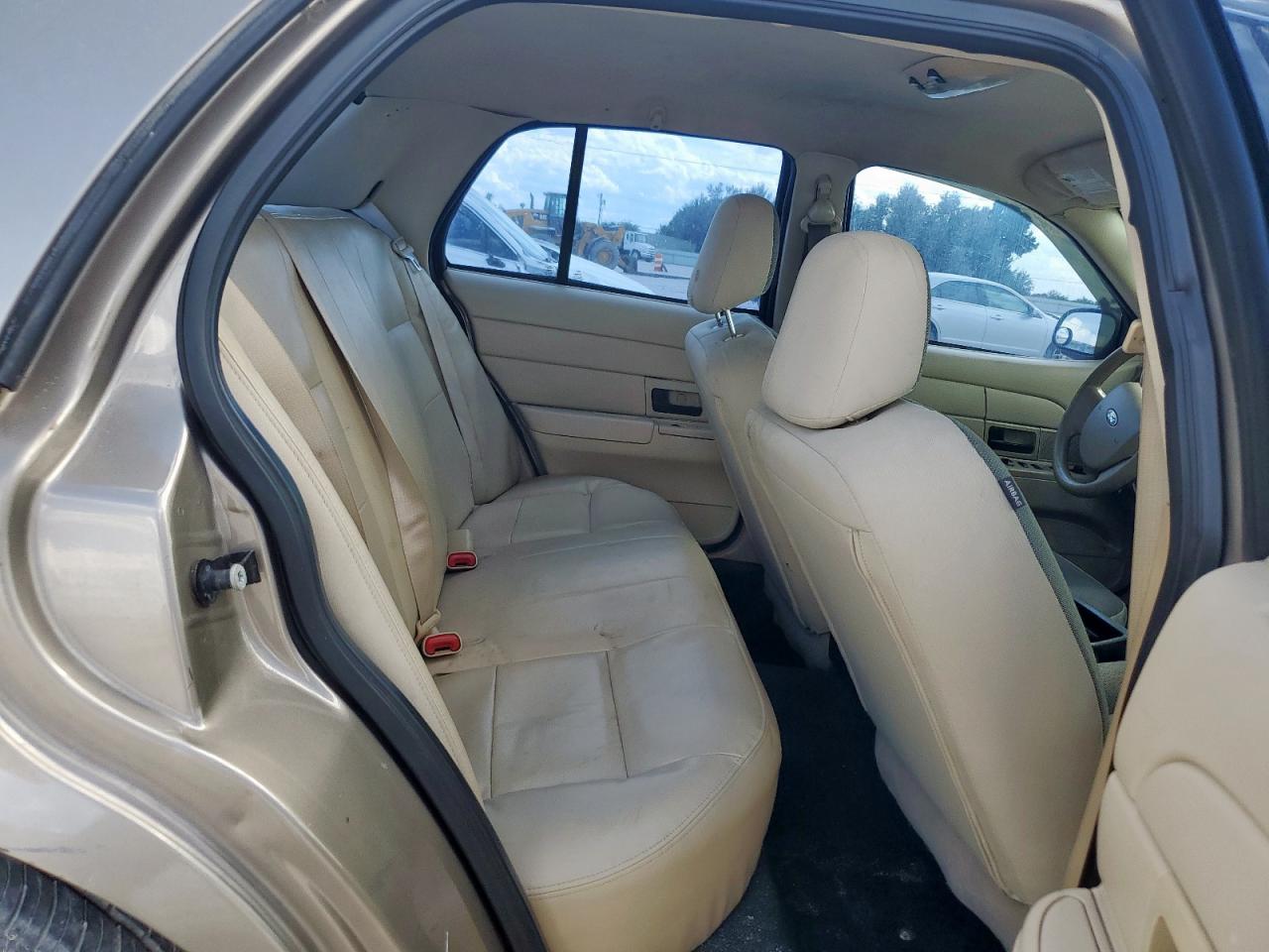 FORD CROWN VICTORIA POLICE INTERCEPTOR