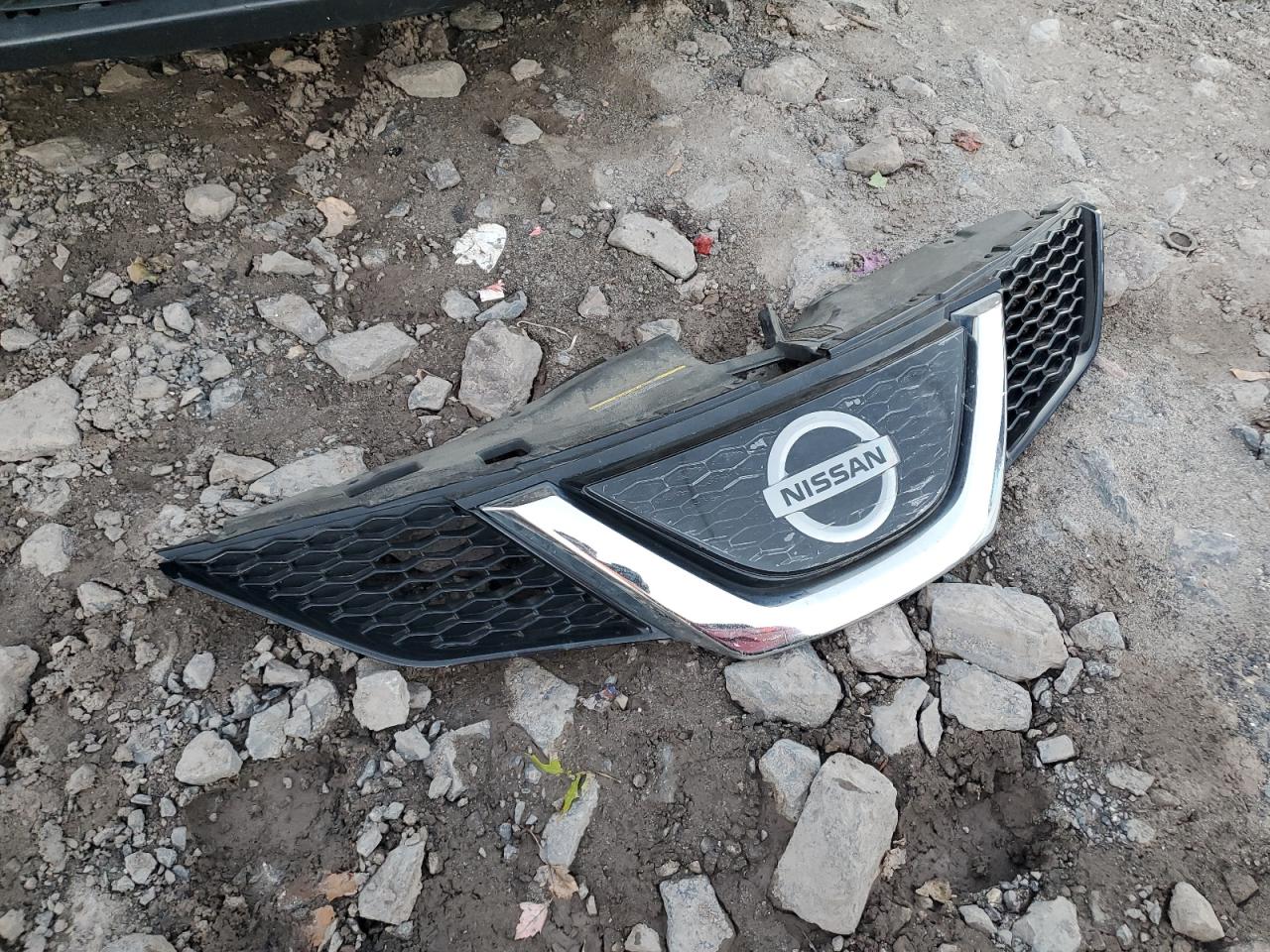 NISSAN ROGUE SPORT S