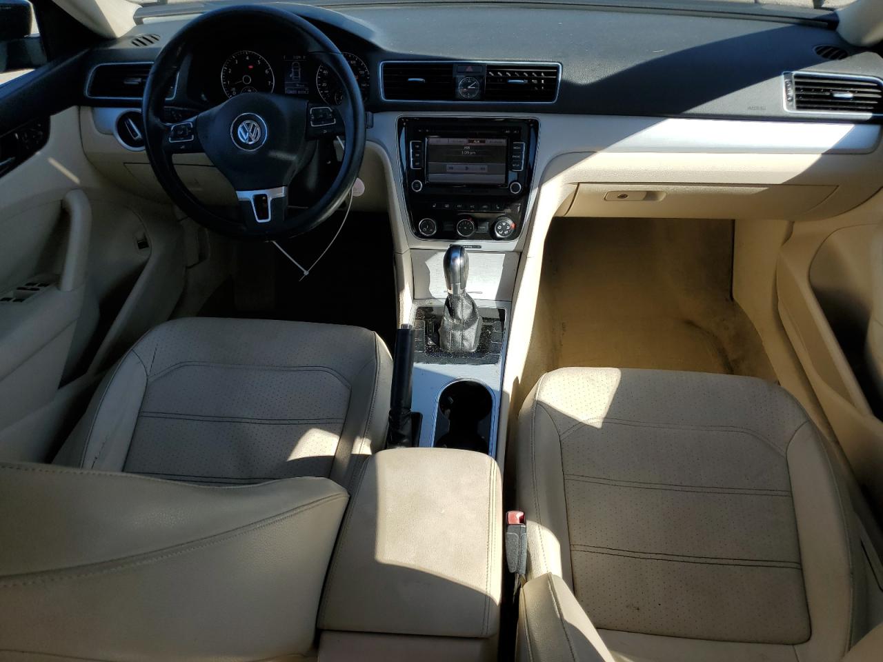 VOLKSWAGEN PASSAT SE