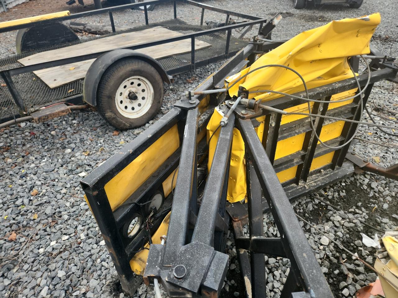 Lot #3283886414 2004 TMA SAFE STOP SS90 HD