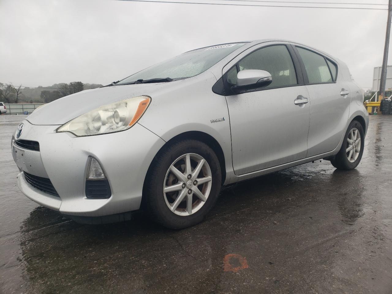 TOYOTA PRIUS C