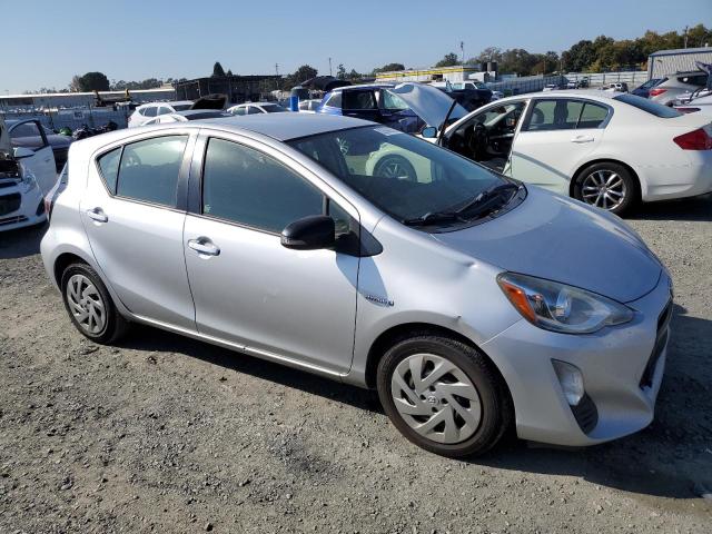 2016 TOYOTA PRIUS C JTDKDTB30G1132654