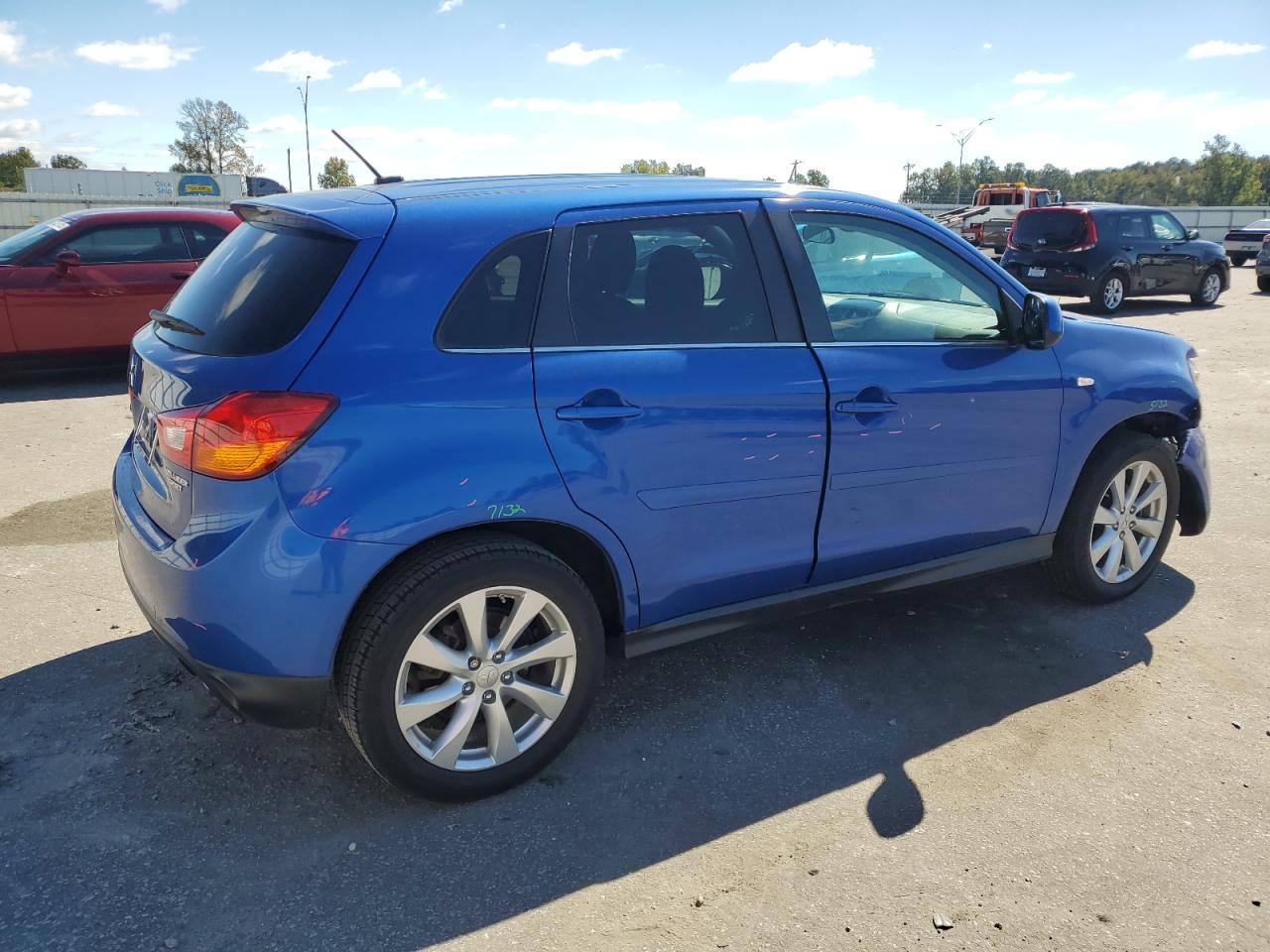 MITSUBISHI OUTLANDER SE