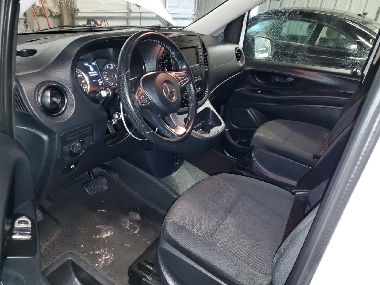 MERCEDES-BENZ METRIS