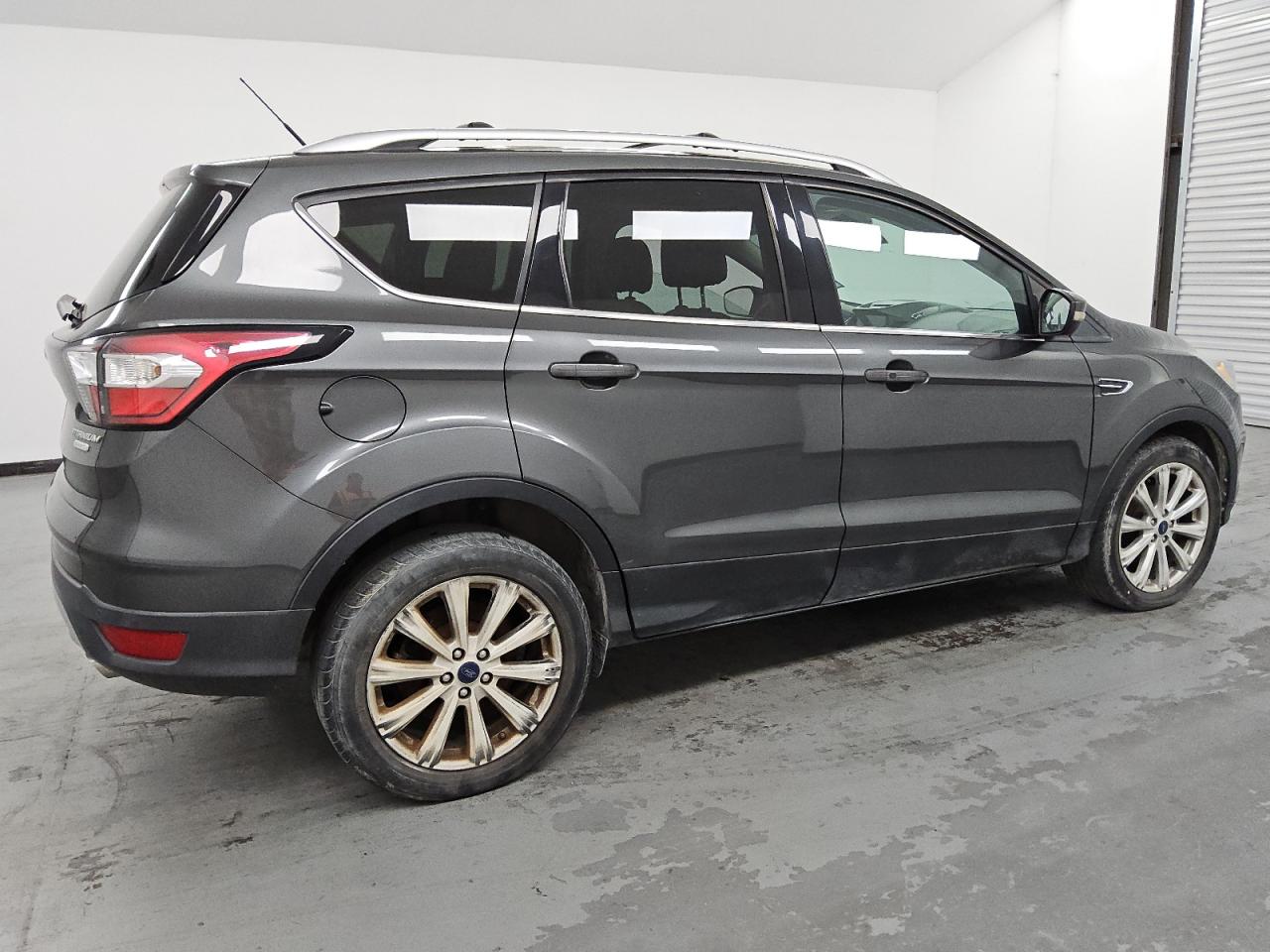 FORD ESCAPE TITANIUM