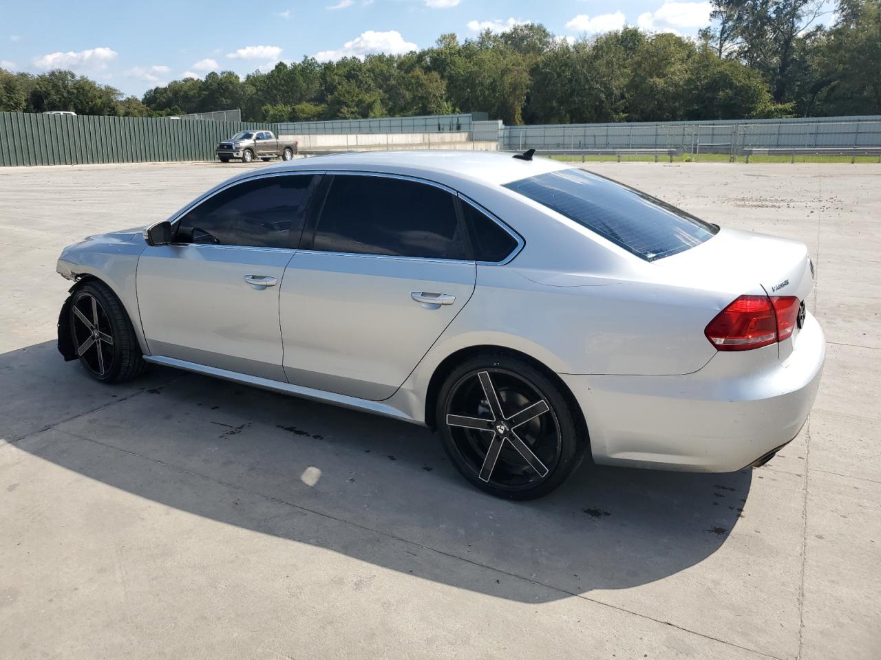 VOLKSWAGEN PASSAT SE