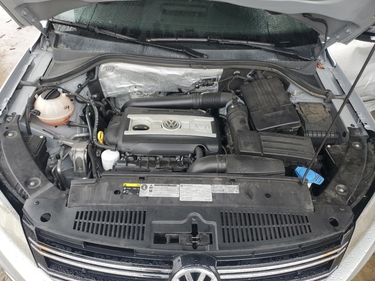 VOLKSWAGEN TIGUAN SPORT