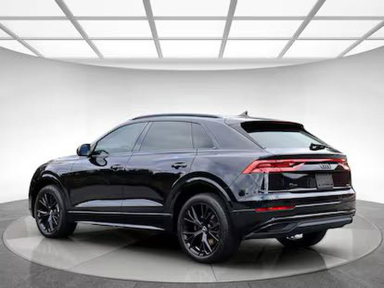 AUDI Q8 PREMIUM