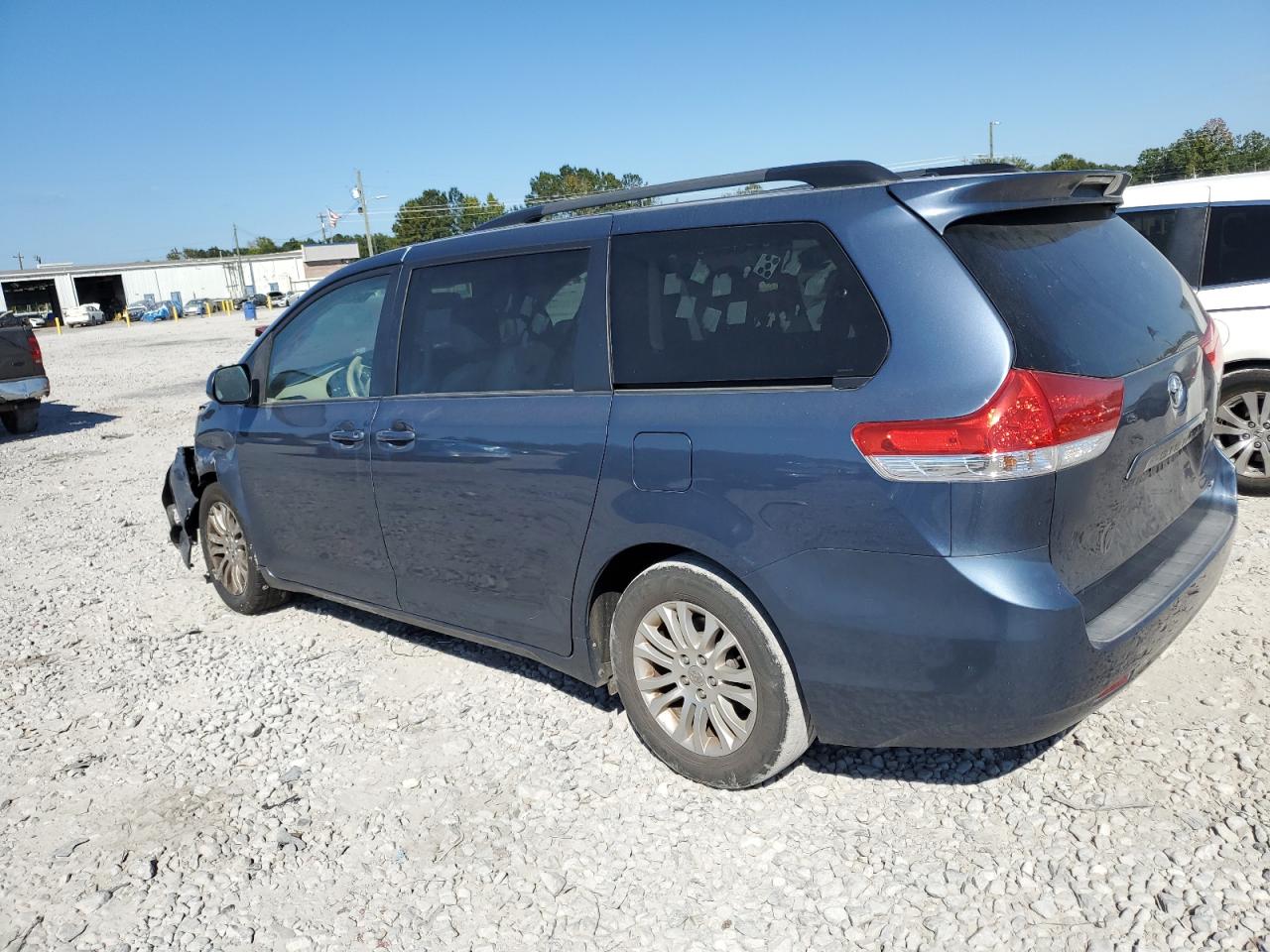 TOYOTA SIENNA XLE