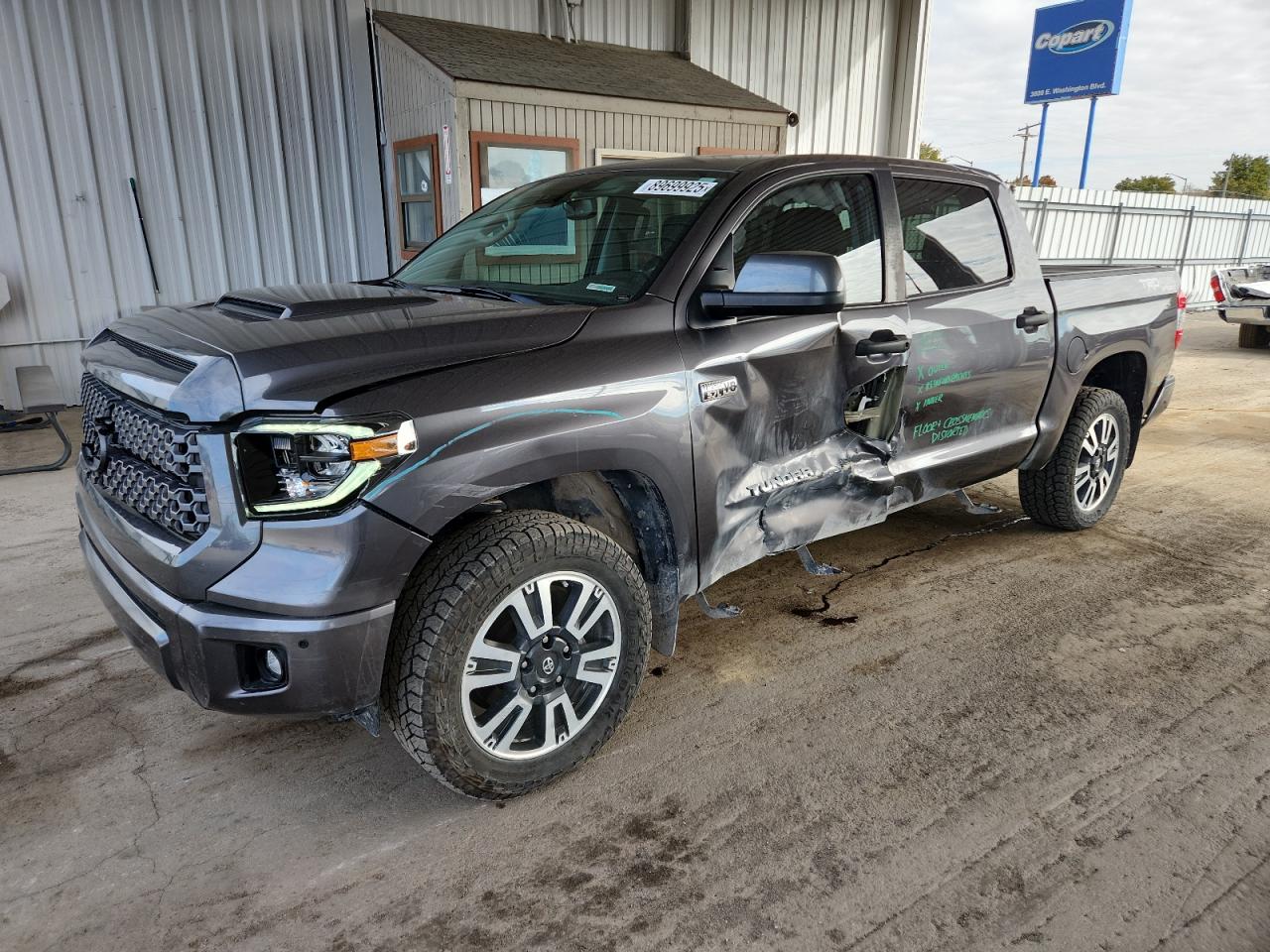 TOYOTA TUNDRA CREWMAX SR5