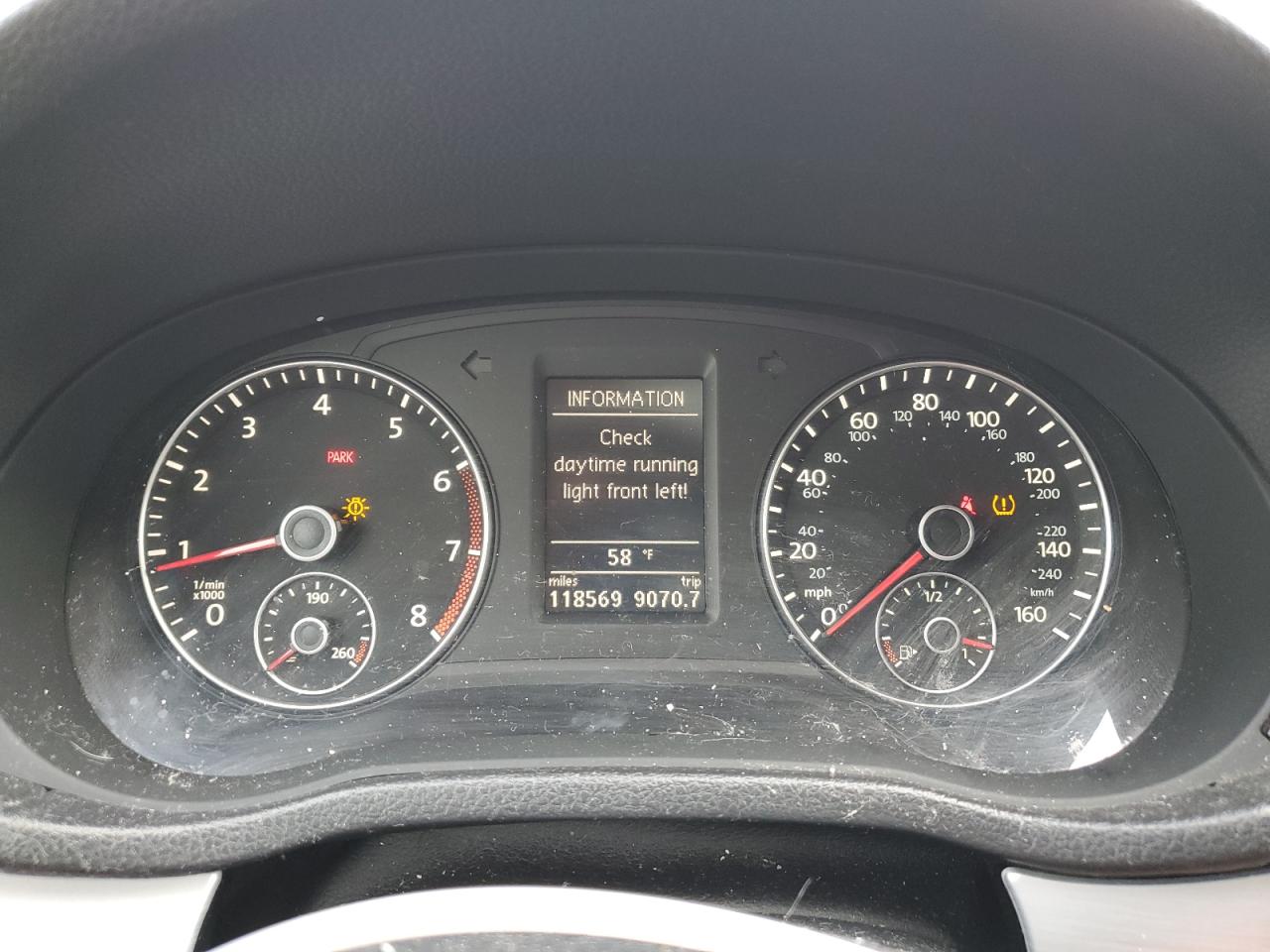 VOLKSWAGEN PASSAT SE