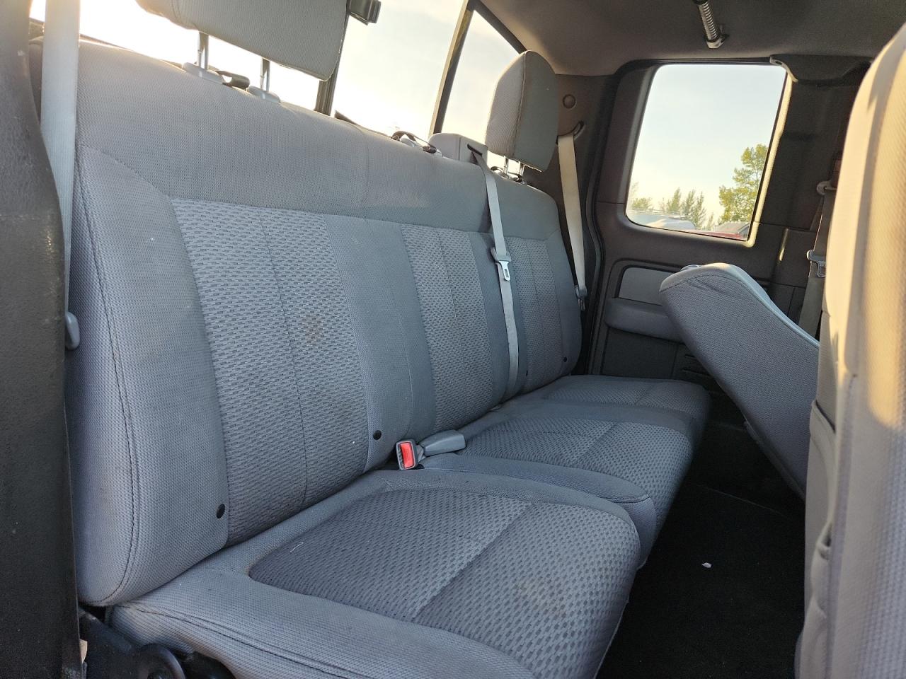 FORD F-150 SUPER CAB