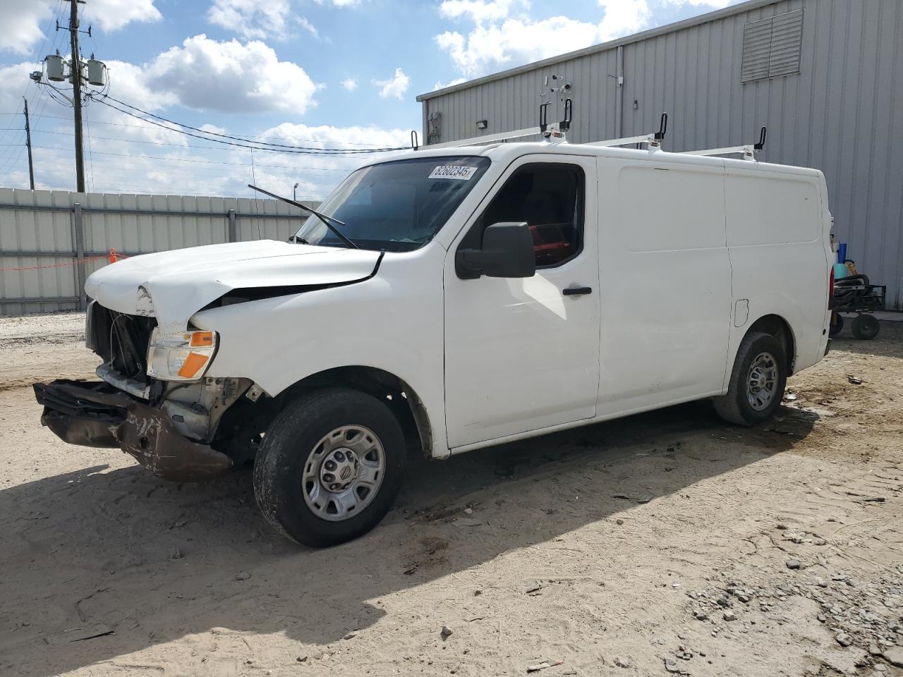 NISSAN NV 1500