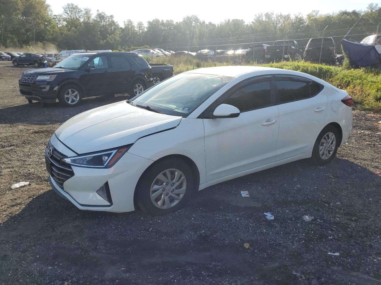HYUNDAI ELANTRA SE