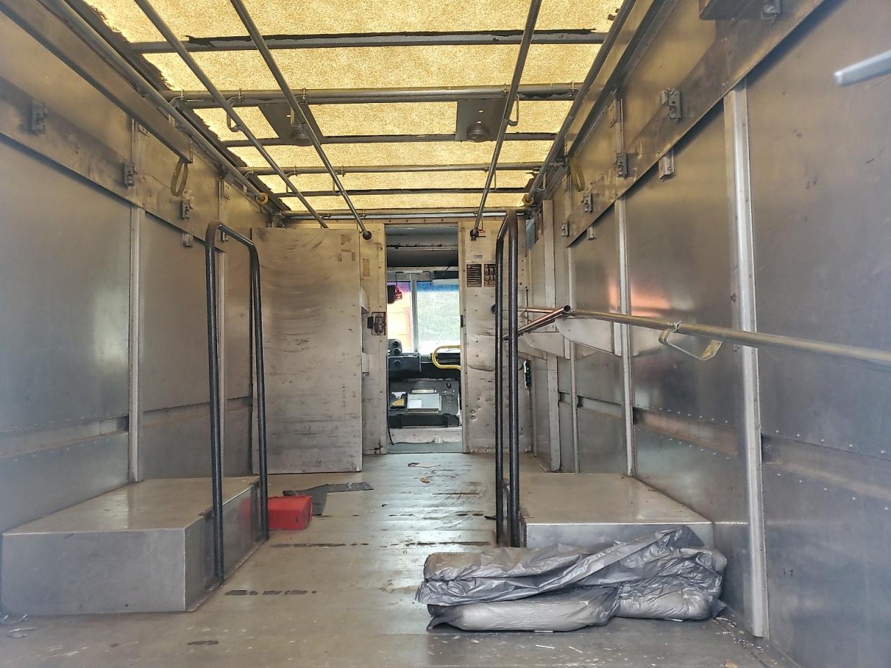 Lot #3290118261 2003 FREIGHTLINER CHASSIS M