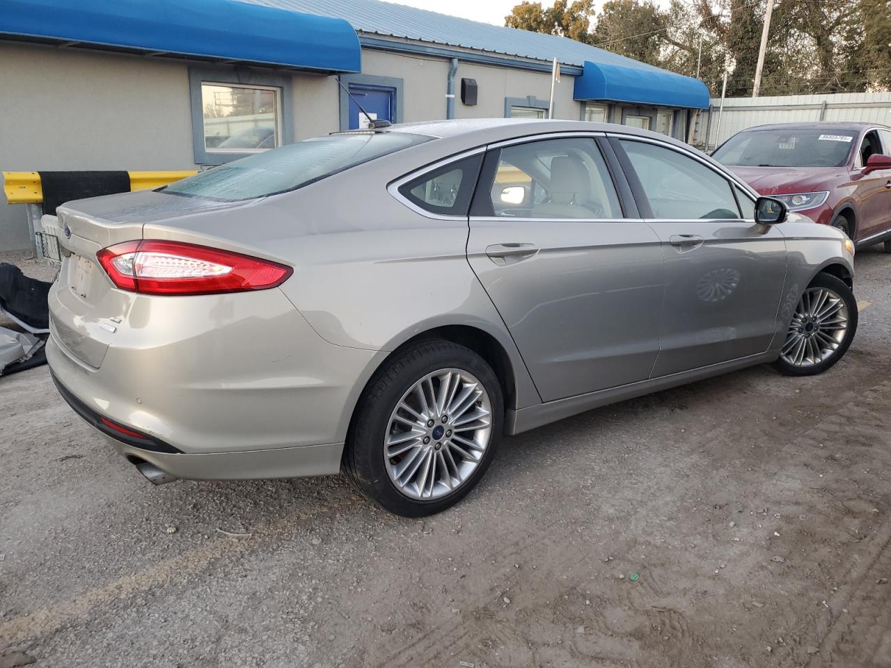 FORD FUSION SE