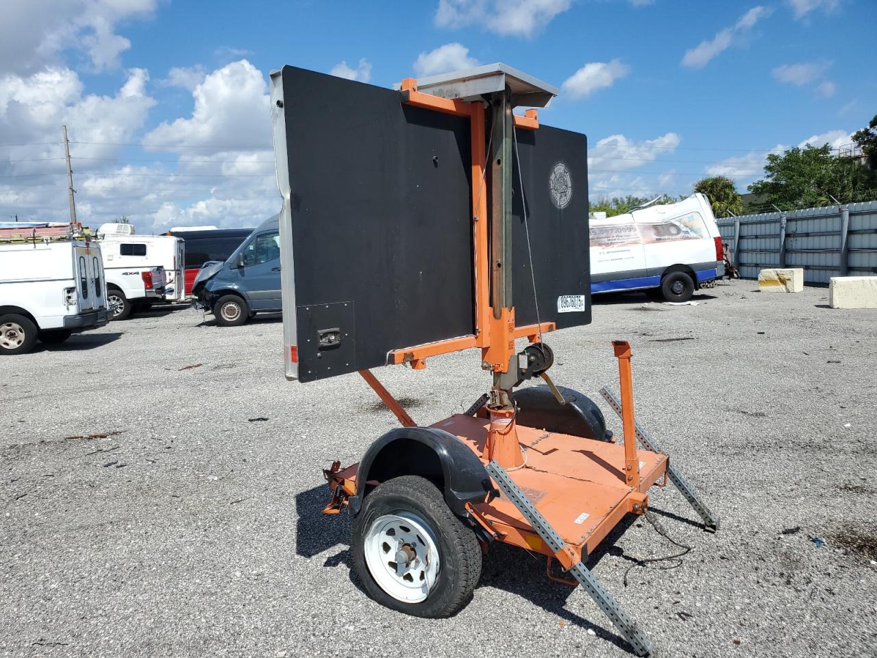 Lot #3275490718 2017 OTHER ARROW BOARD