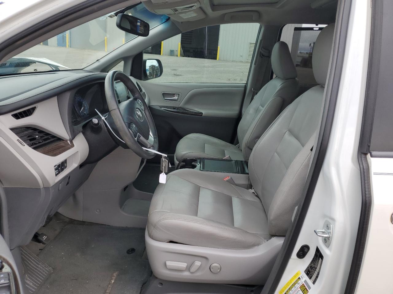 TOYOTA SIENNA XLE