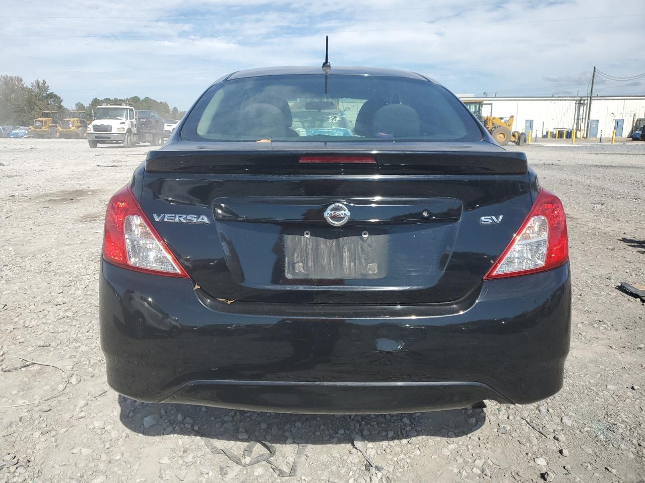 NISSAN VERSA S