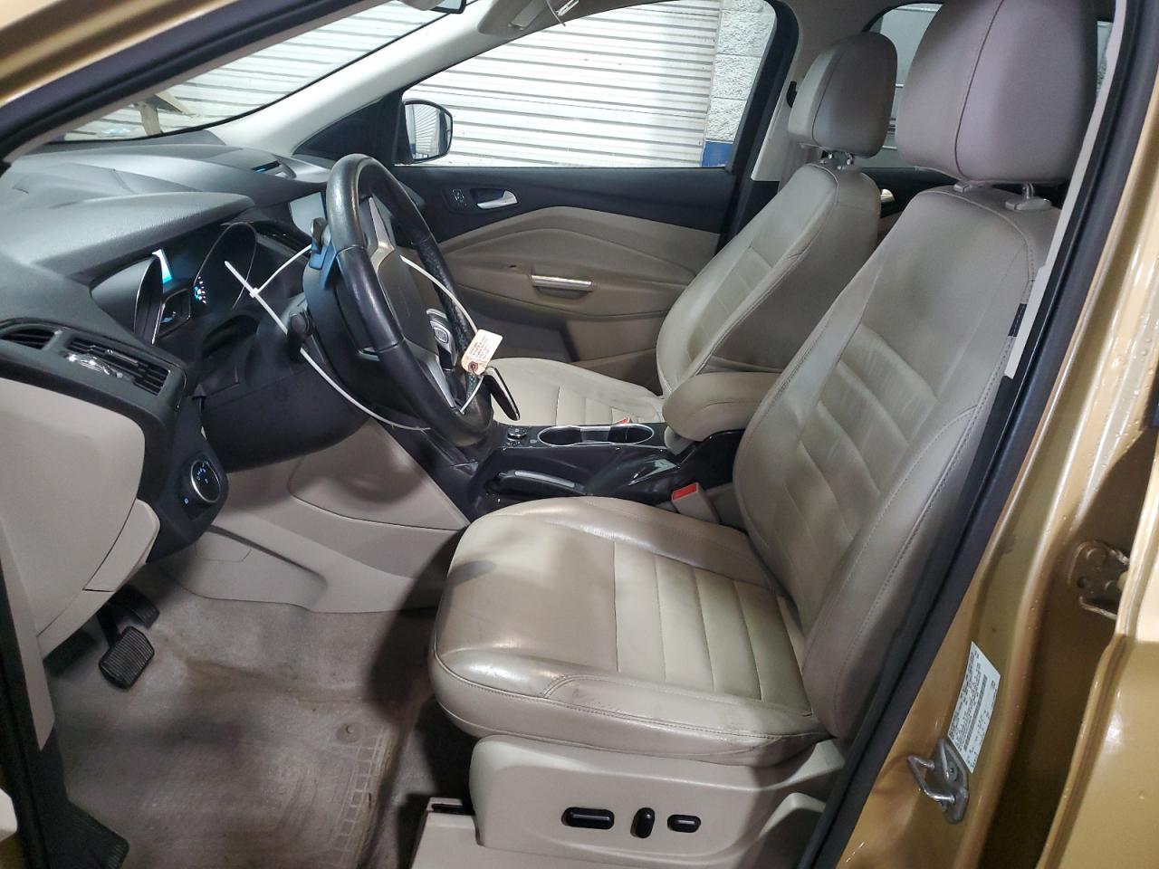 FORD ESCAPE TITANIUM