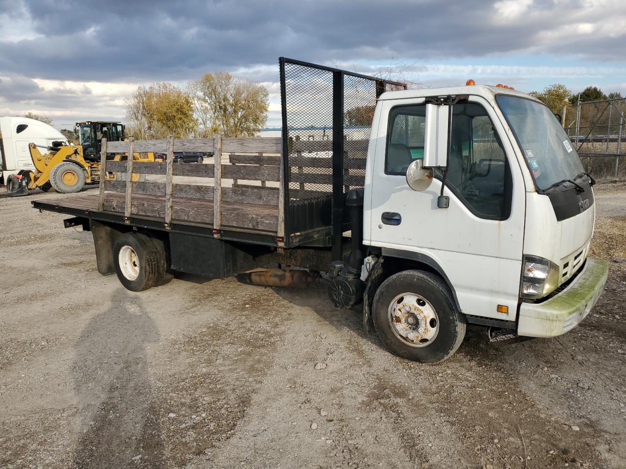 Lot #3285637321 2007 ISUZU NPR