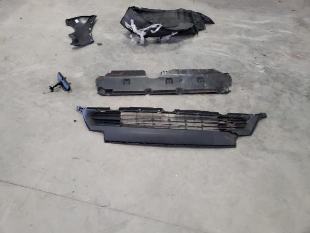 2018 TOYOTA RAV4 LE JTMZFREV9JJ724196